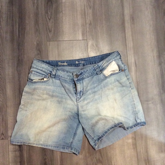 Shorts - Picture 1 of 2